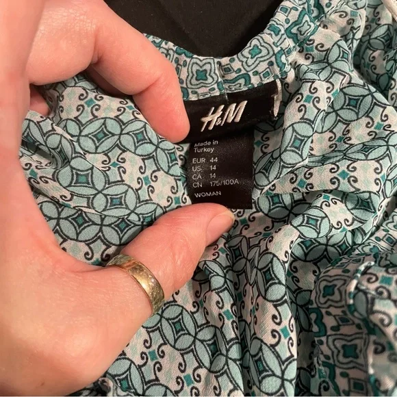 H&M Peasant Boho Tiered Dress Off the Shoulder Size 14 - Picture 4 of 7